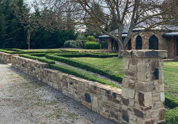 Garden retaining walls by Luke Bullock Landscaping, Mornington Peninsula